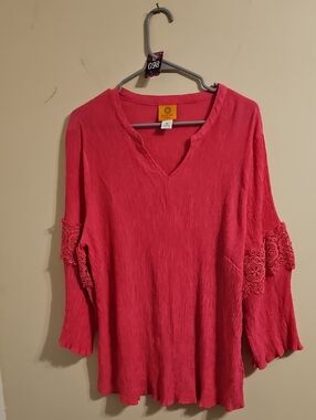 Ruby Rd Pink V Neck  Tunic Top. In EUC